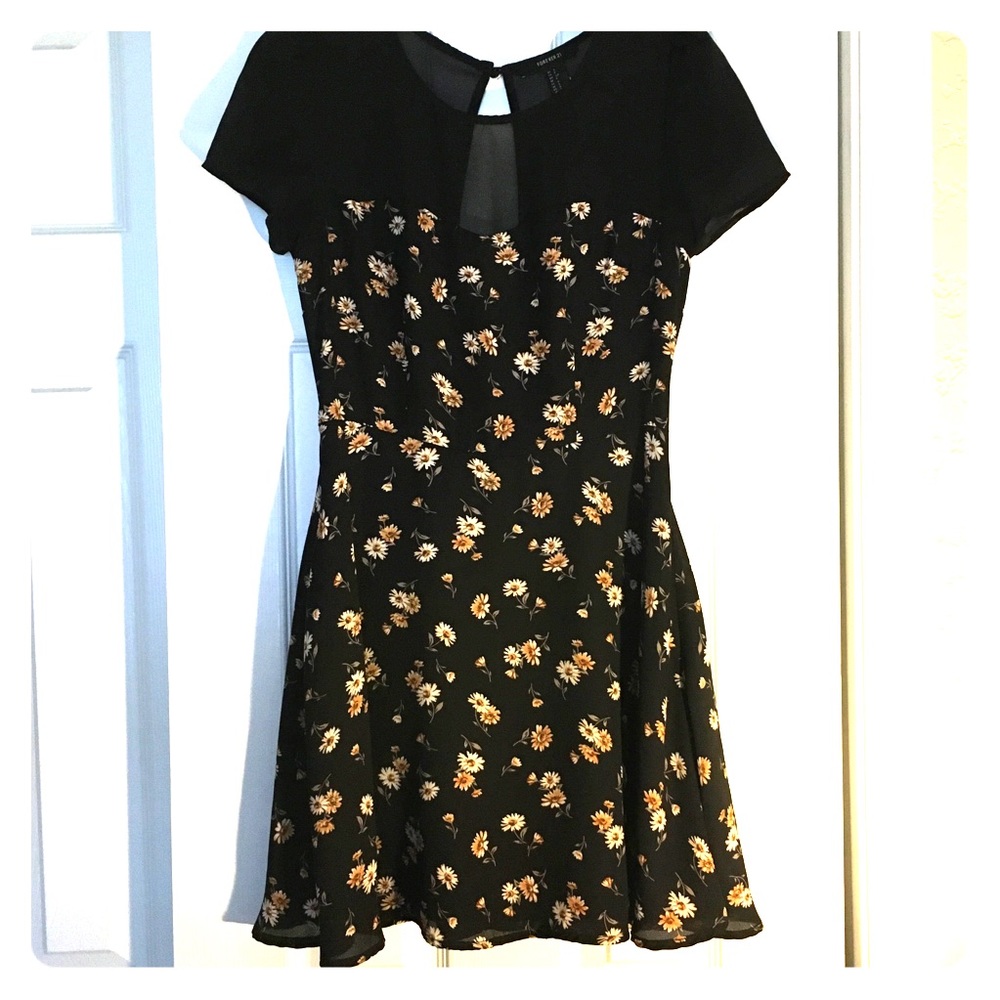 Forever 21 daisy flower dress